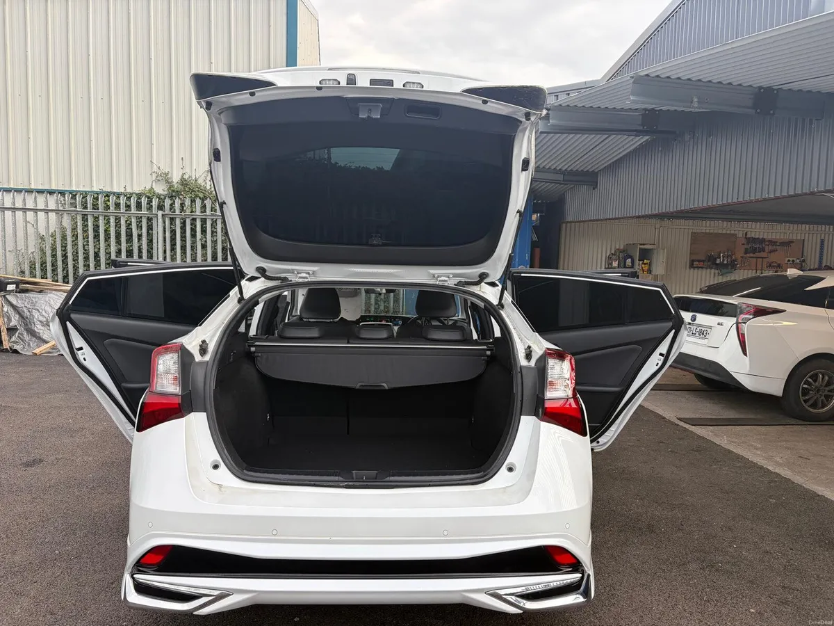 Toyota Prius 2022 - Image 3