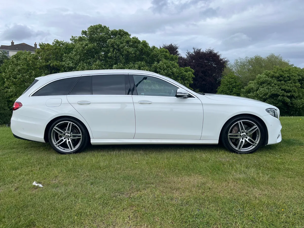 2017 Mercedes-Benz E220 D AMG LINE PREMIUM ESTATE - Image 4
