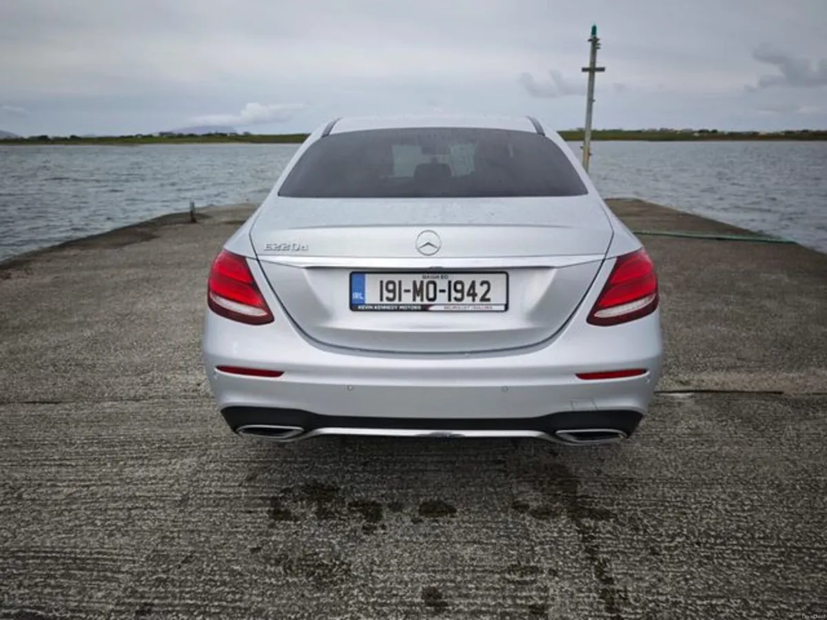 Mercedes-Benz E-Class E220 D AMG Line (Premium) - Image 4