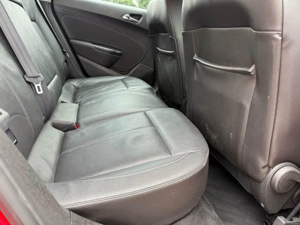 Opel astra automatic low millage - Image 3