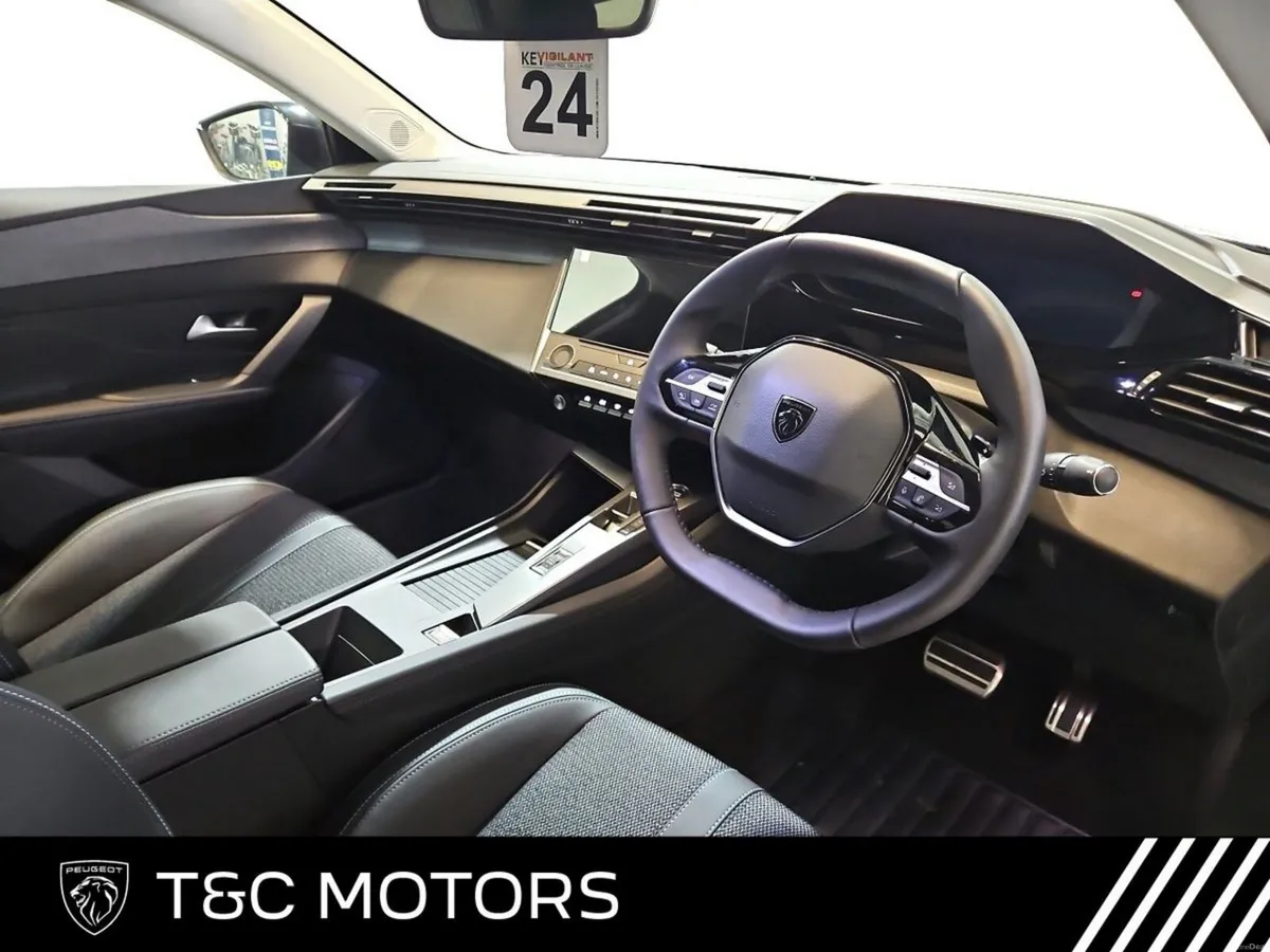 Peugeot 408 145HP Allure Model -  Reversing Camera - Image 6