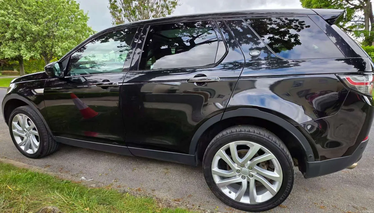 Land Rover Discovery Sport 2018 - Image 2