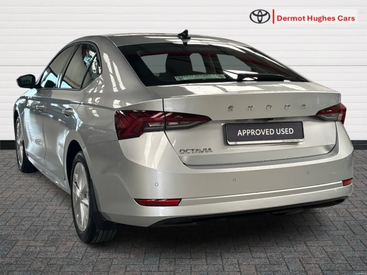 Skoda Octavia AMBITION 2.0 TDI 115HP DSG 5 5DR AUT - Image 2