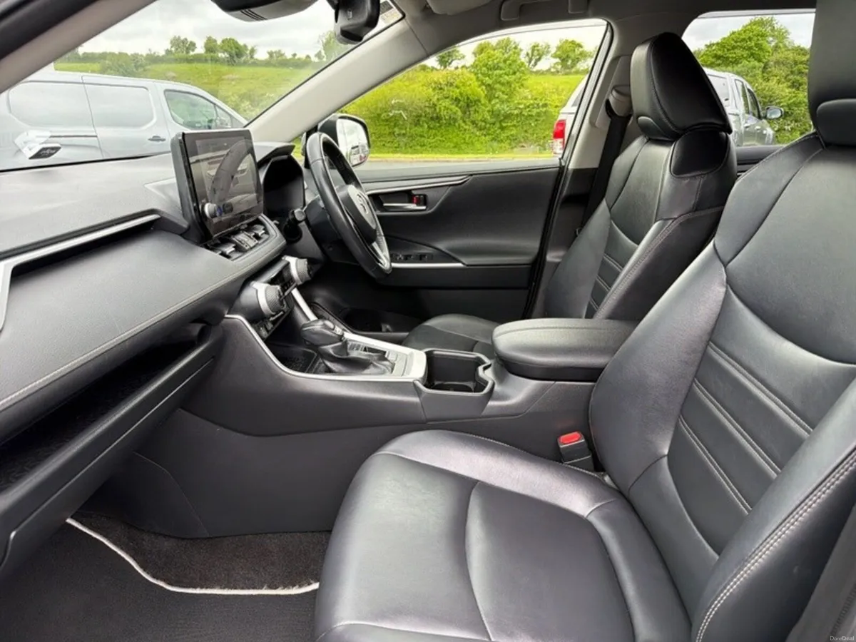 Toyota RAV4 RAV4 HYBRID SOL - Image 6