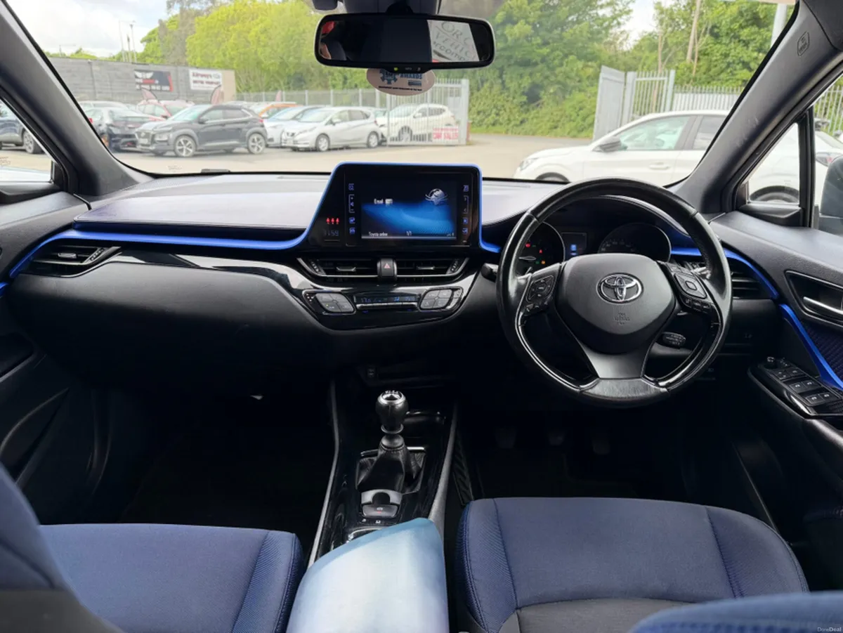 Toyota C-HR 1.2T LUNA SPORT 5DR - Image 4