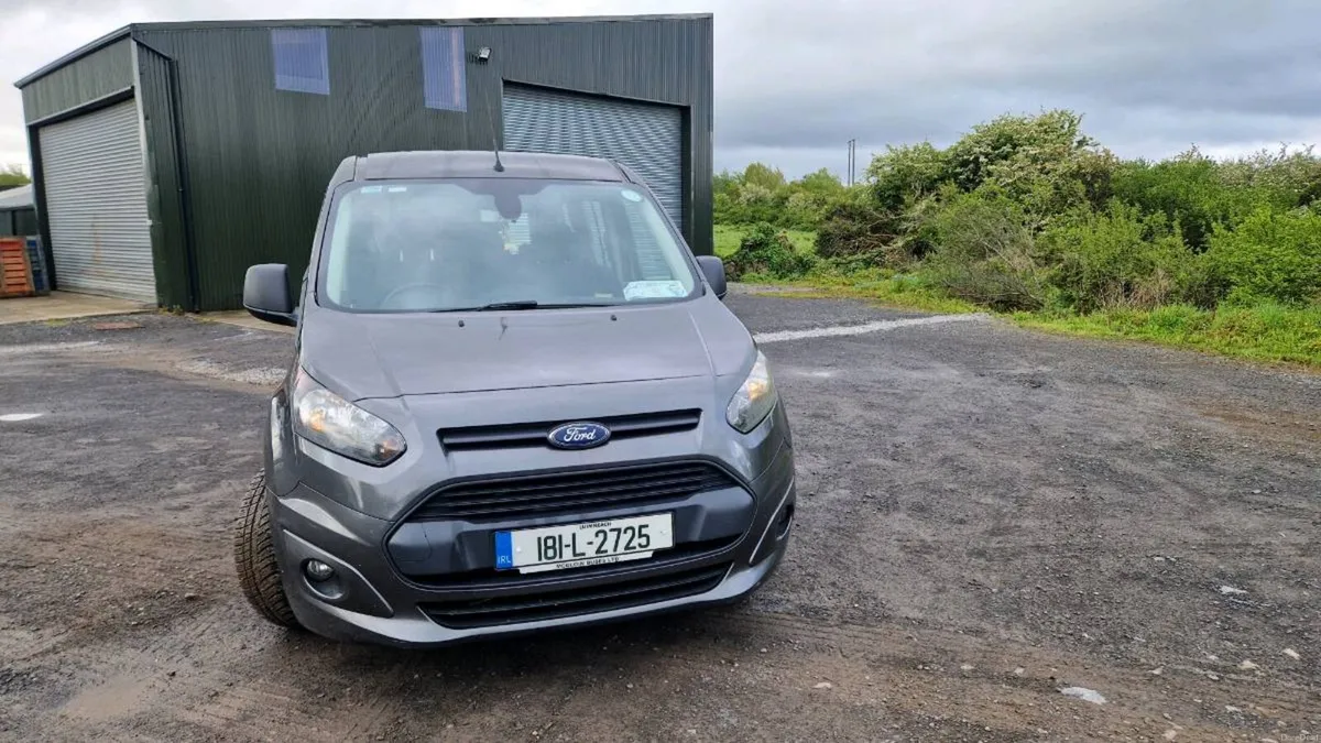 181 Ford Toureno connect W/C 7 seater - Image 2
