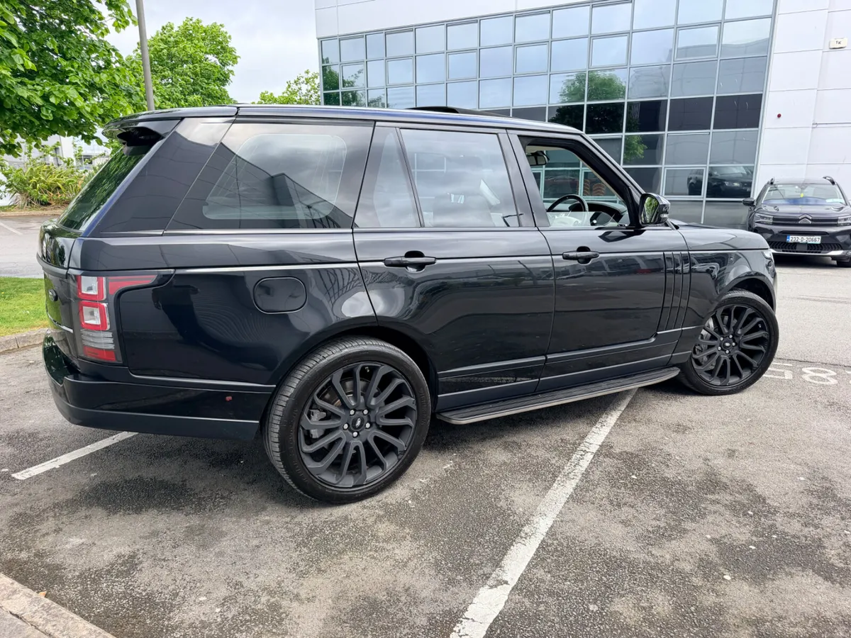131 Land Rover Range Rover Vogue 3.0 TDV6 - Image 3