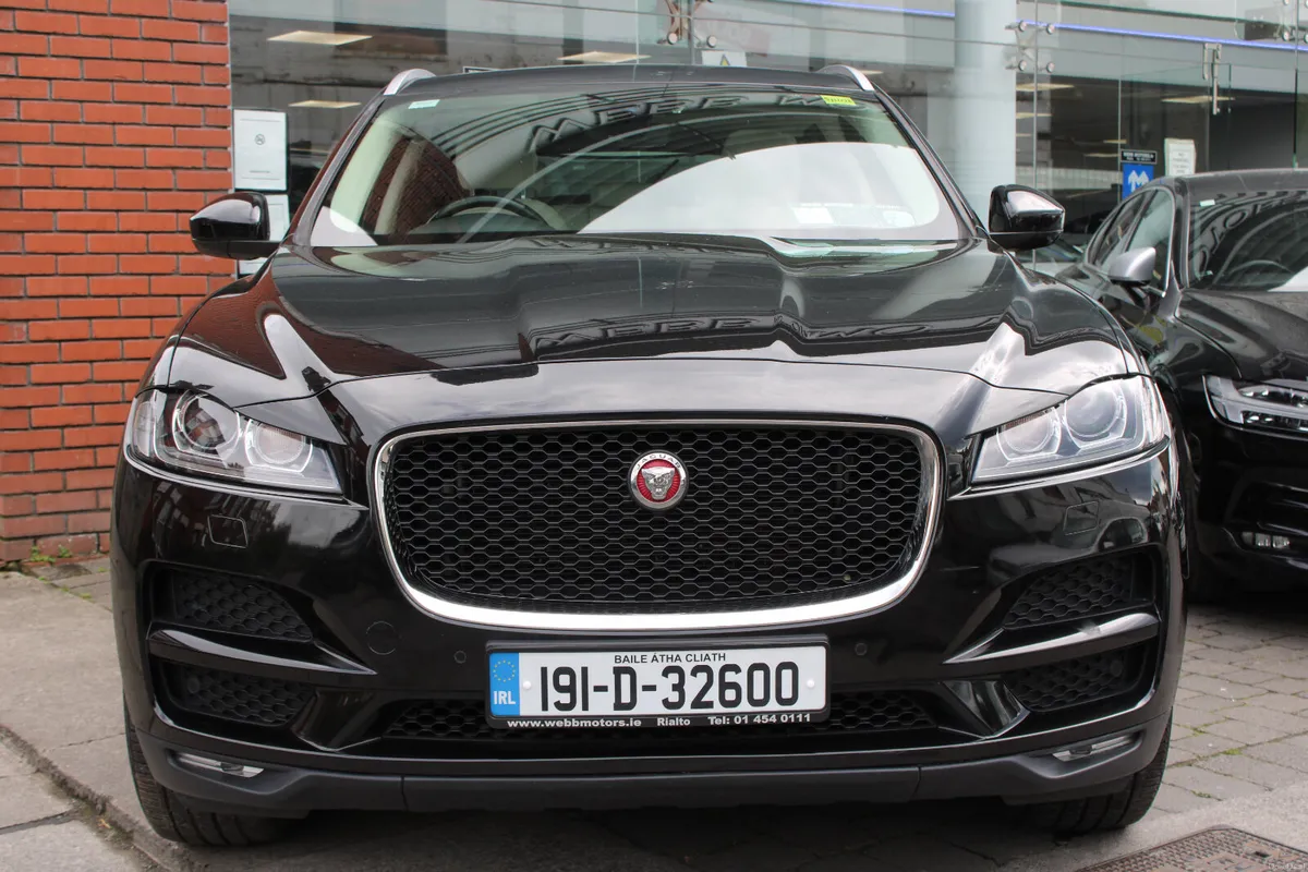 F-PACE - PRESTIGE LTD EDITION - PAN ROOF - 4X4 - Image 2