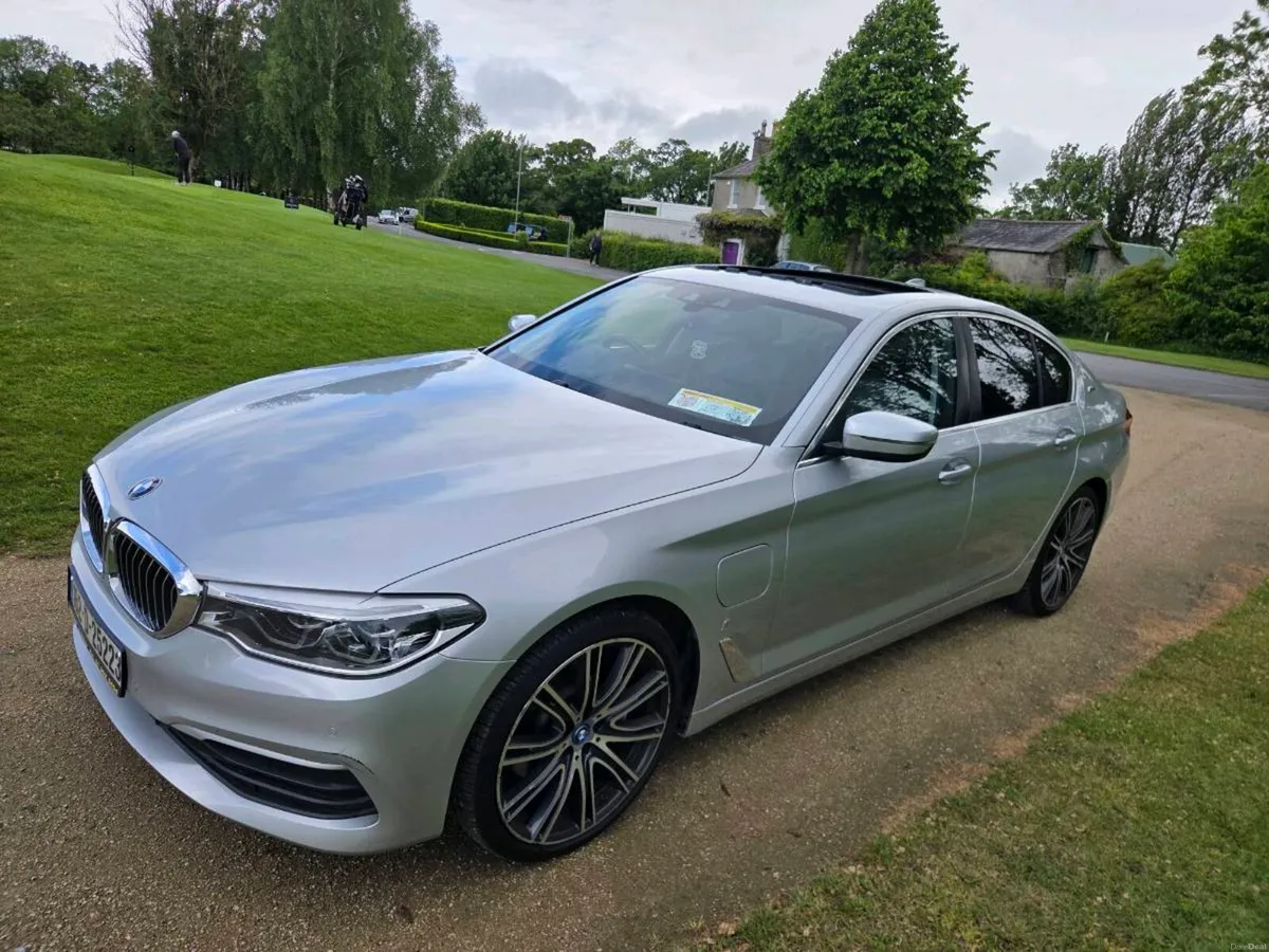 2018 BMW 530E SUNROOF - Image 3