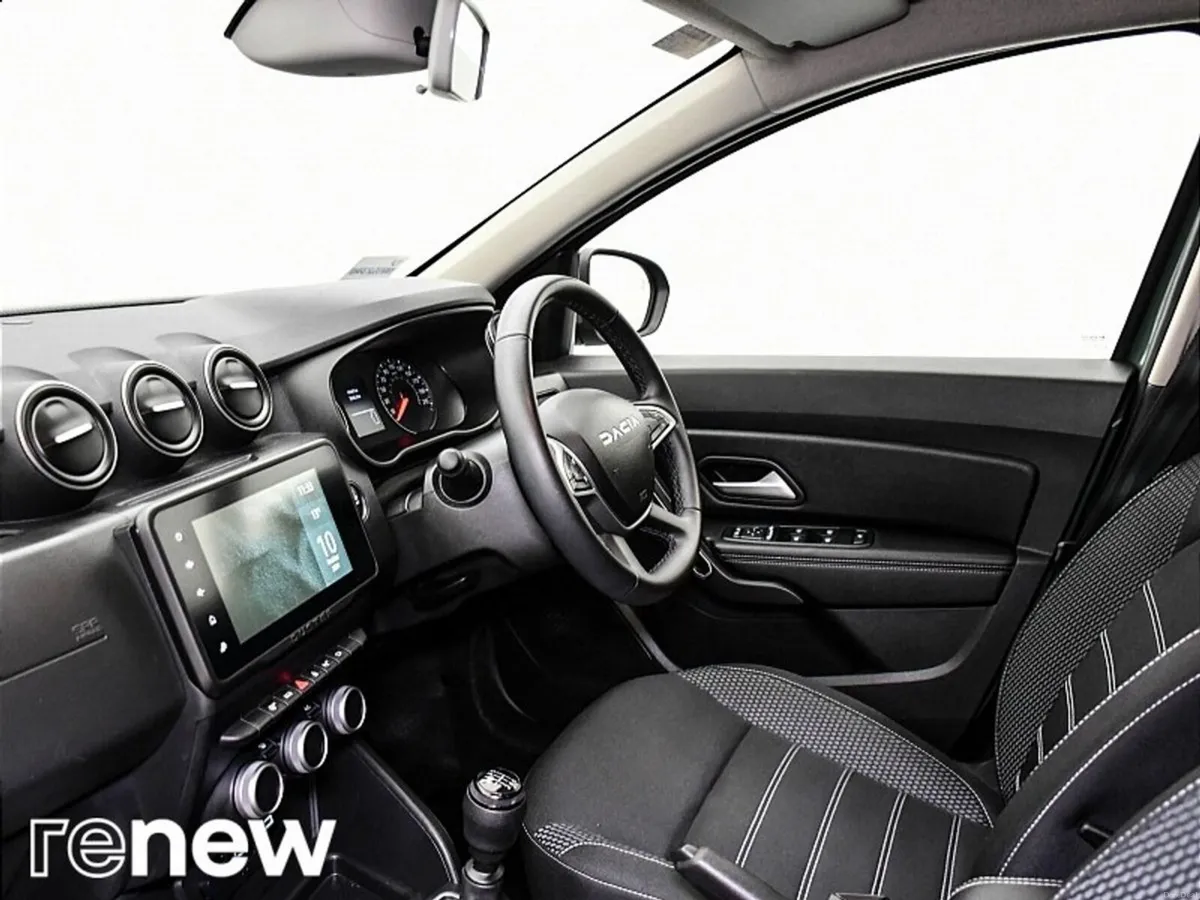 Dacia Duster Journey TCe130 4x2 (Demo) - Image 5