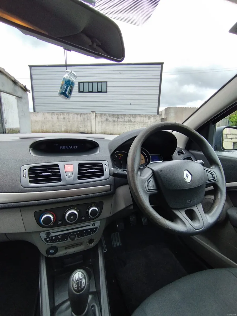 Renault Fluence 2010 - Image 4