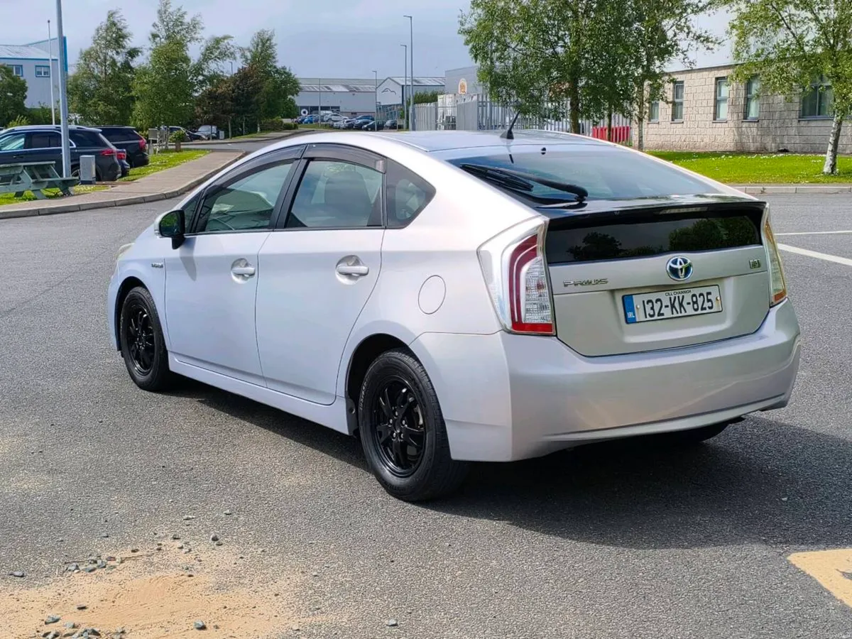 2013 Toyota Prius Nct&Tax - Image 4
