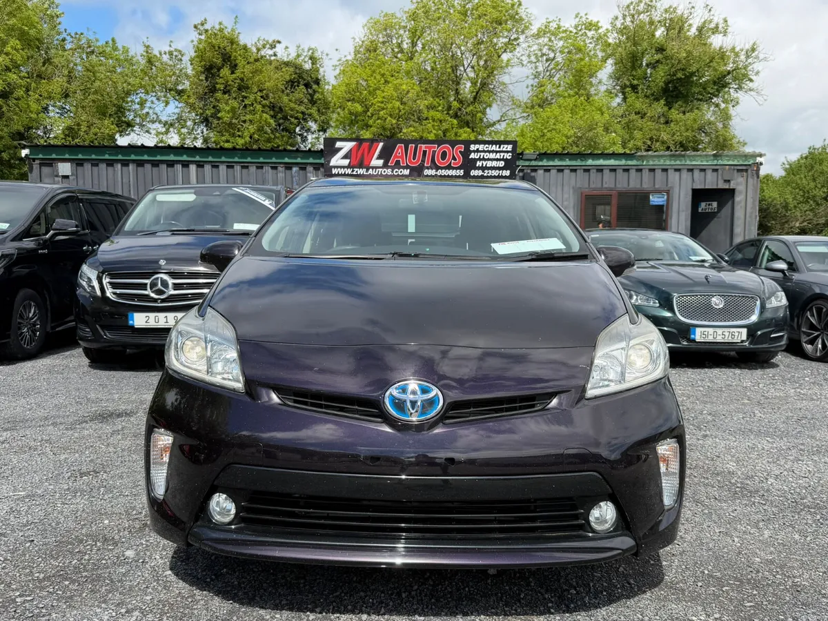 15 TOYOTA PRIUS HYBRID - Image 3