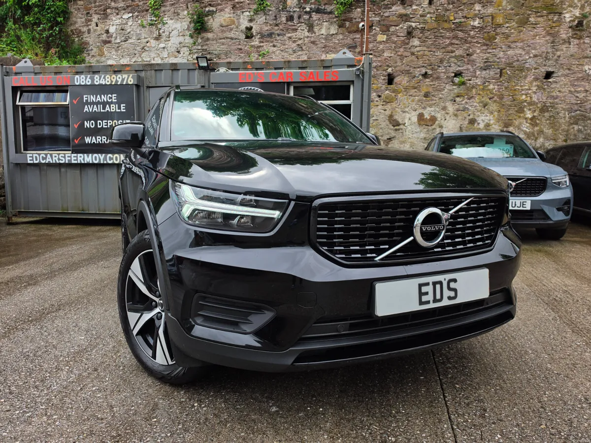 Volvo XC40 T5 Petrol Plug In Hybrid 262 Bhp 2022 - Image 2