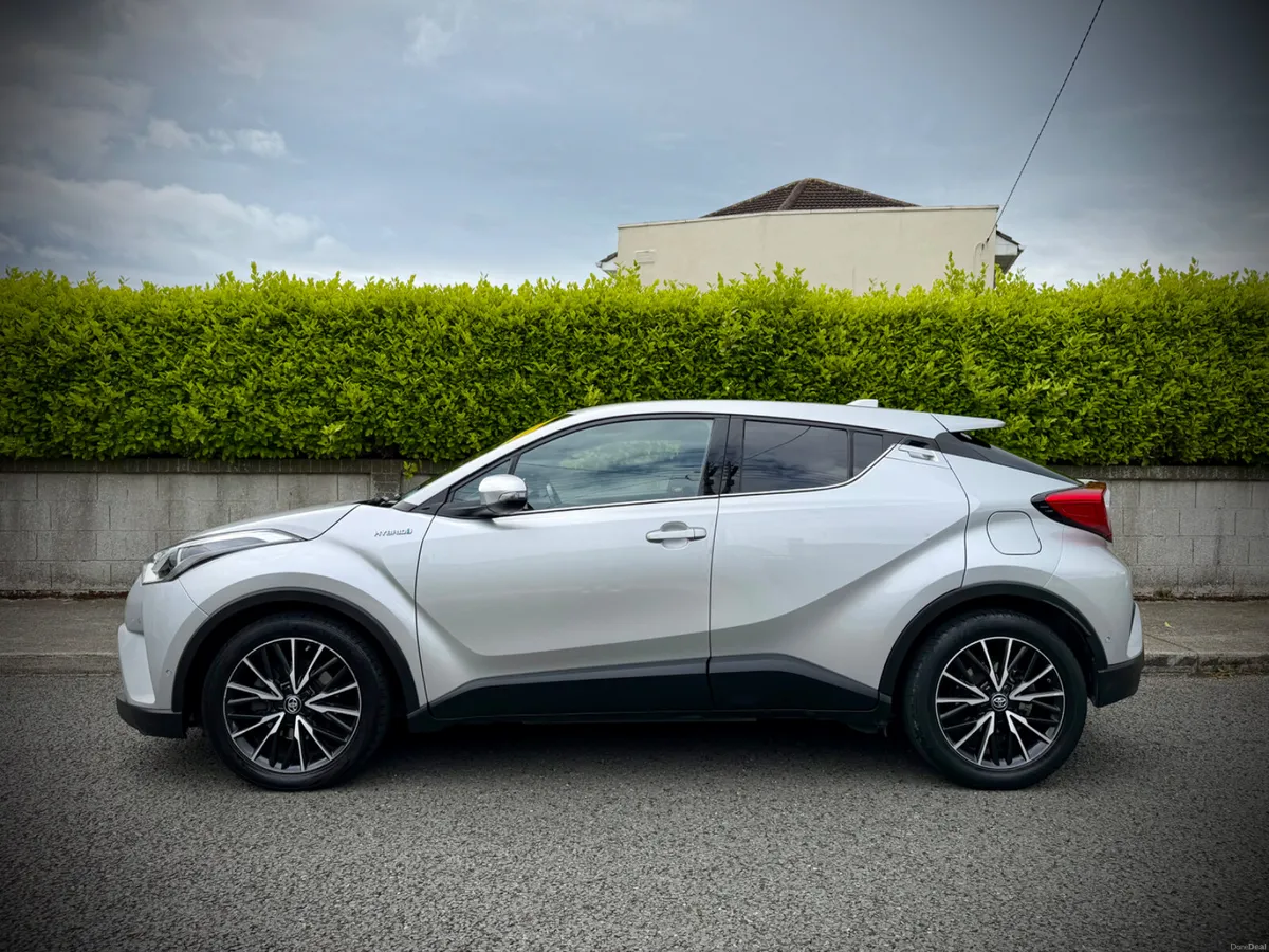 Toyota C-HR 1.8 Petrol Hybrid. - Image 3