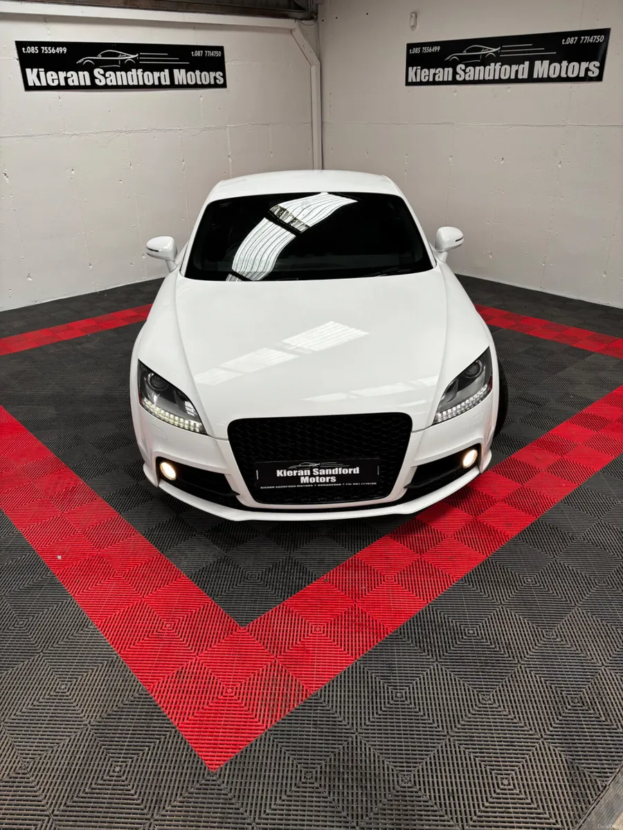 2011 Audi TT QUATTRO - STUNNING CAR - - Image 2