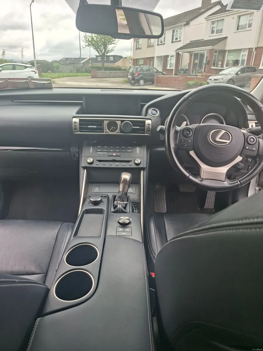 152 Lexus IS 300H 2.5 Executive - Image 5