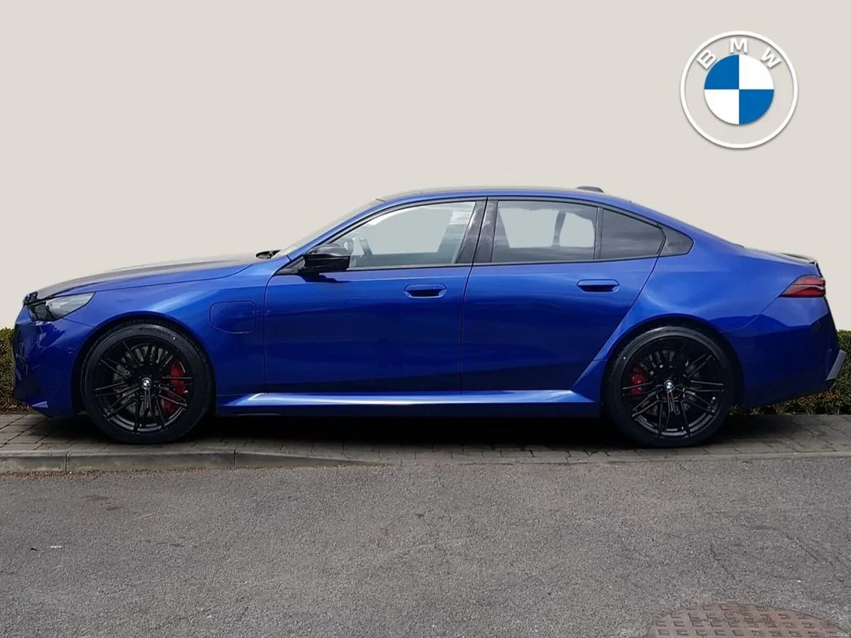 BMW M5 Saloon - Image 3