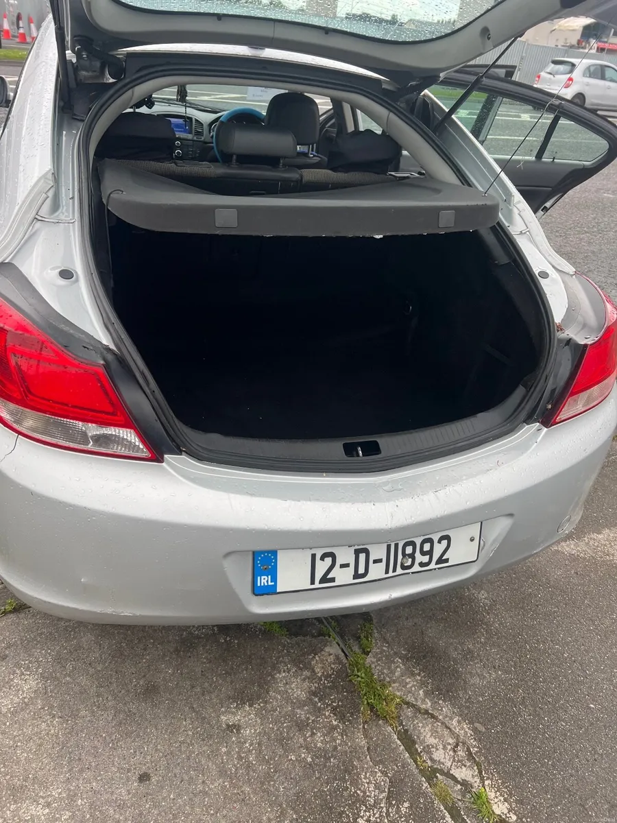 Opel Insignia  2.0 diesil 2012 manual - Image 3