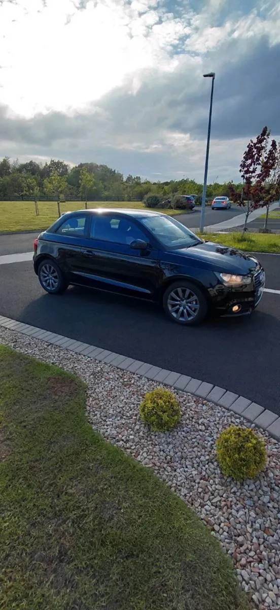 Audi A1 Sport Black Diesel - Image 2