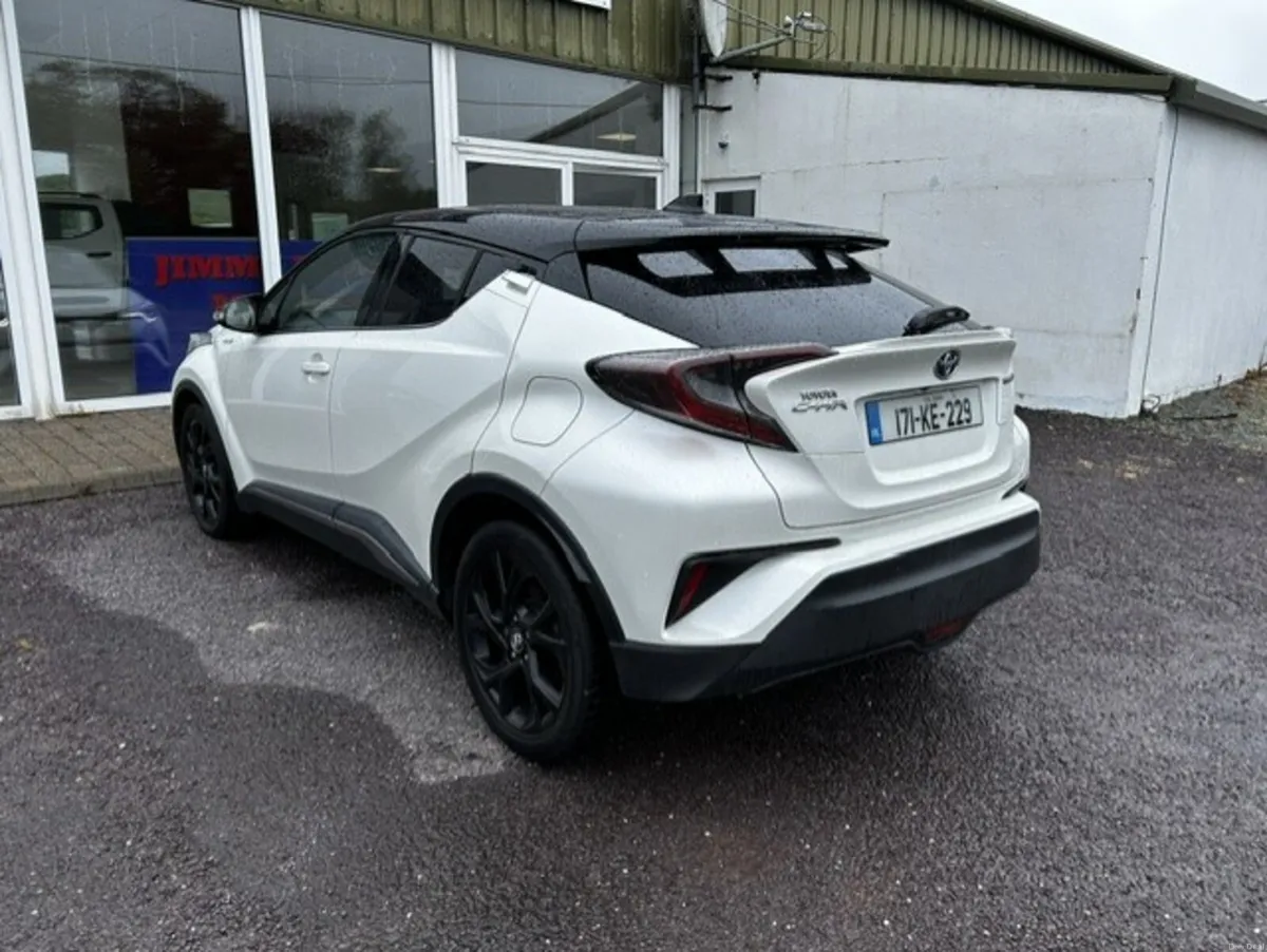 Toyota C-HR 2017 - Image 4