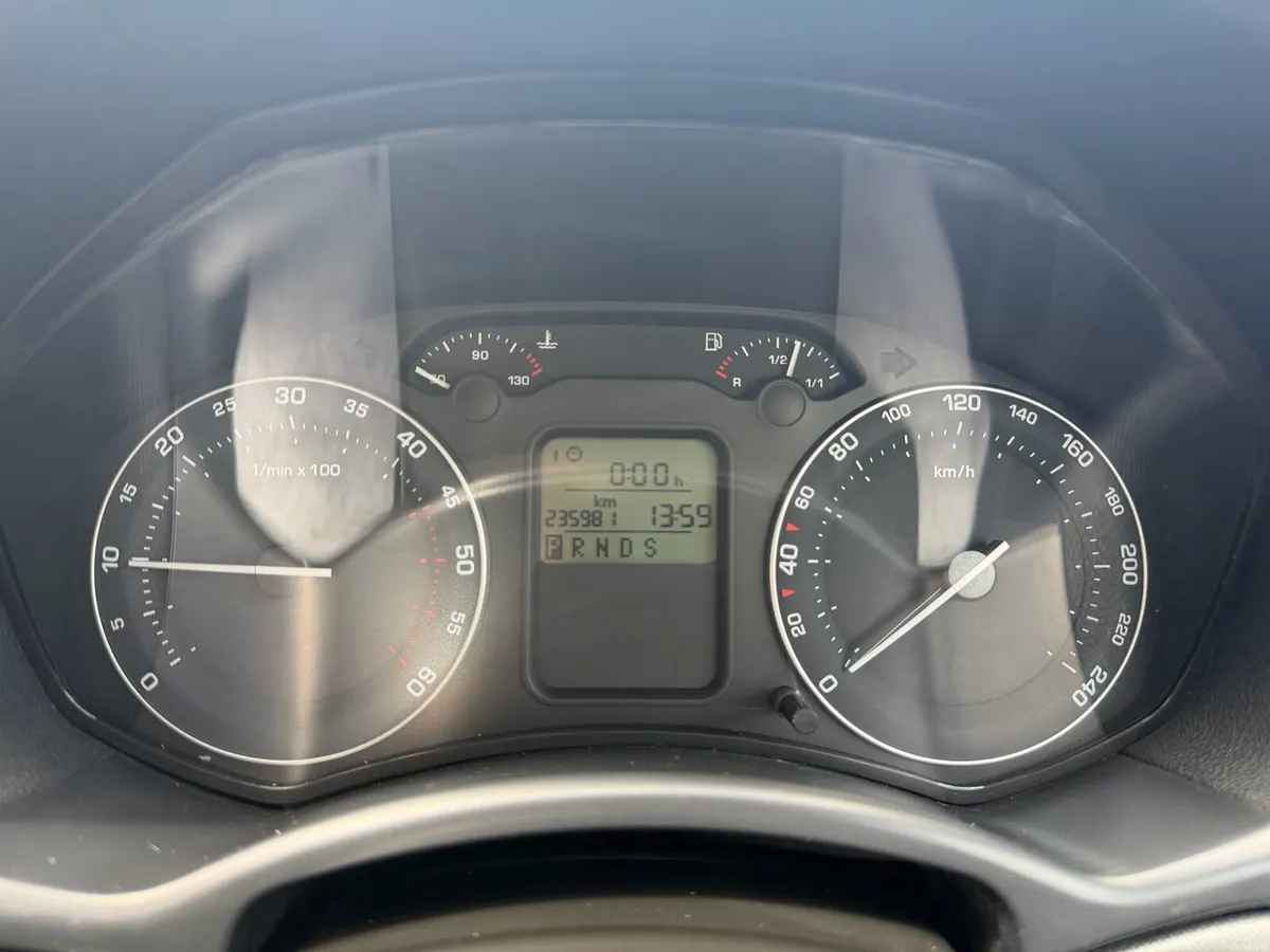 Skoda Octavia  Automatic + Tax 02.27 - Image 2