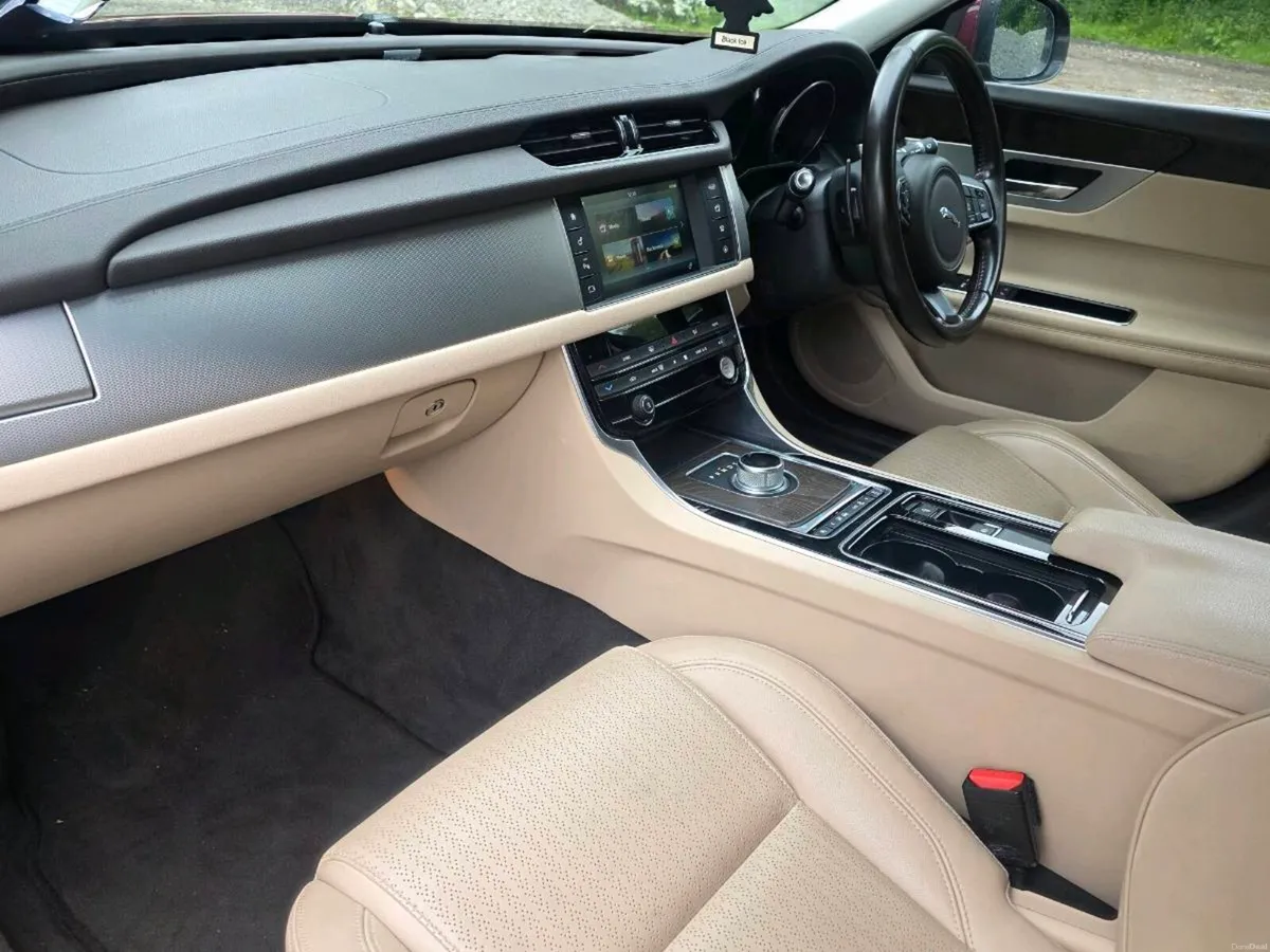 2016 Jag XF 2.0d Prestige auto / new timing chain - Image 6