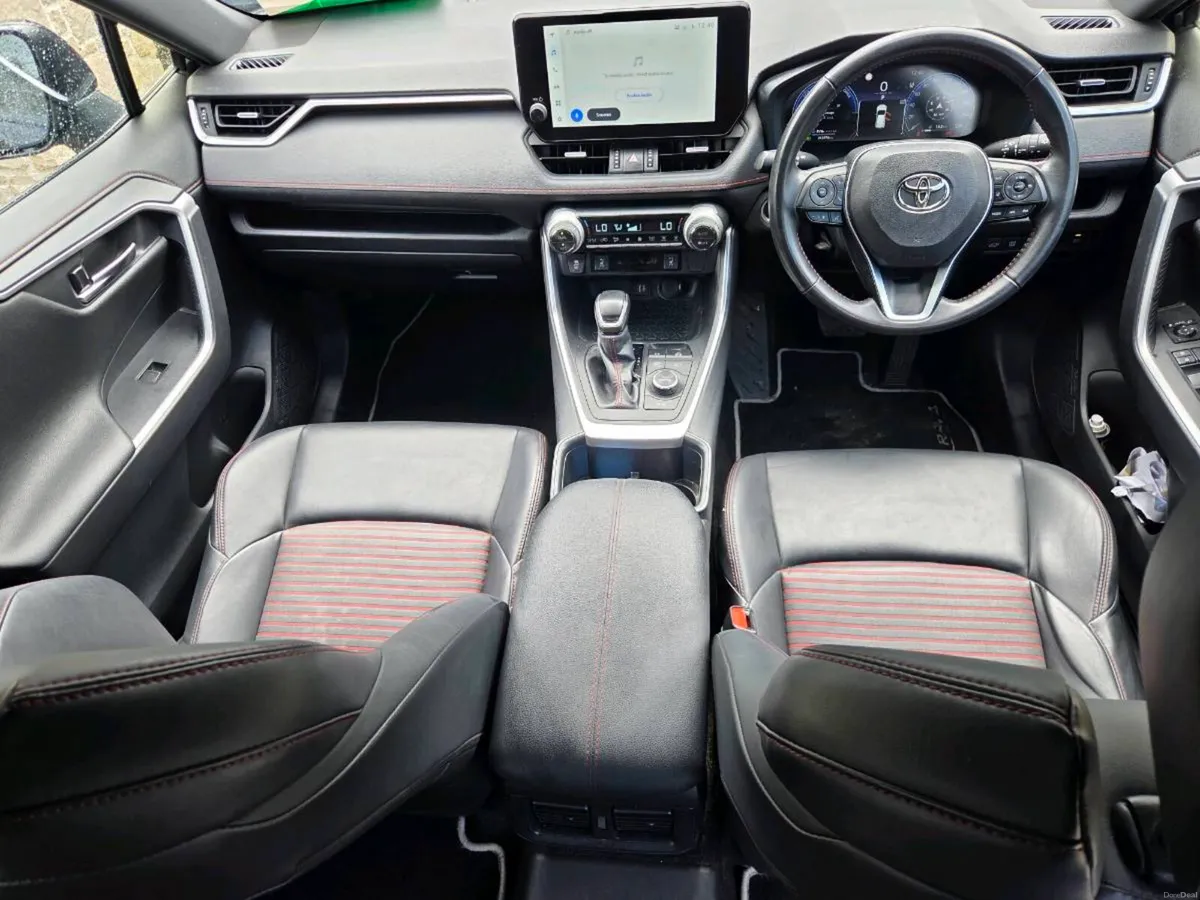 231 TOYOTA RAV4 LUXURY TRIM - Image 4