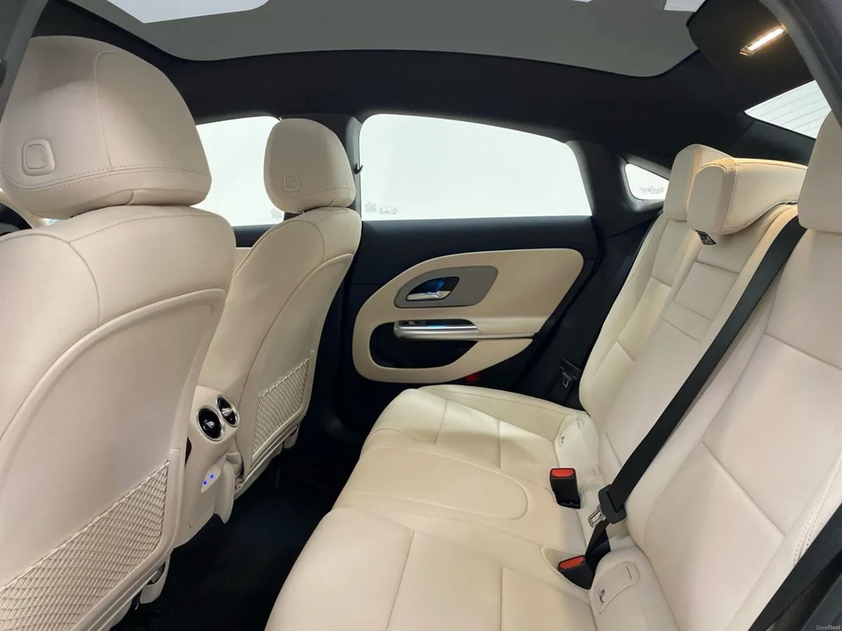 Mercedes-Benz CLA CLA 200 SALOON PROGRESSIVE LINE - Image 4