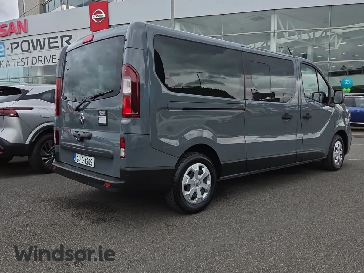 Renault Trafic Passenger **9 seats COMBI AUTO L2** - Image 2