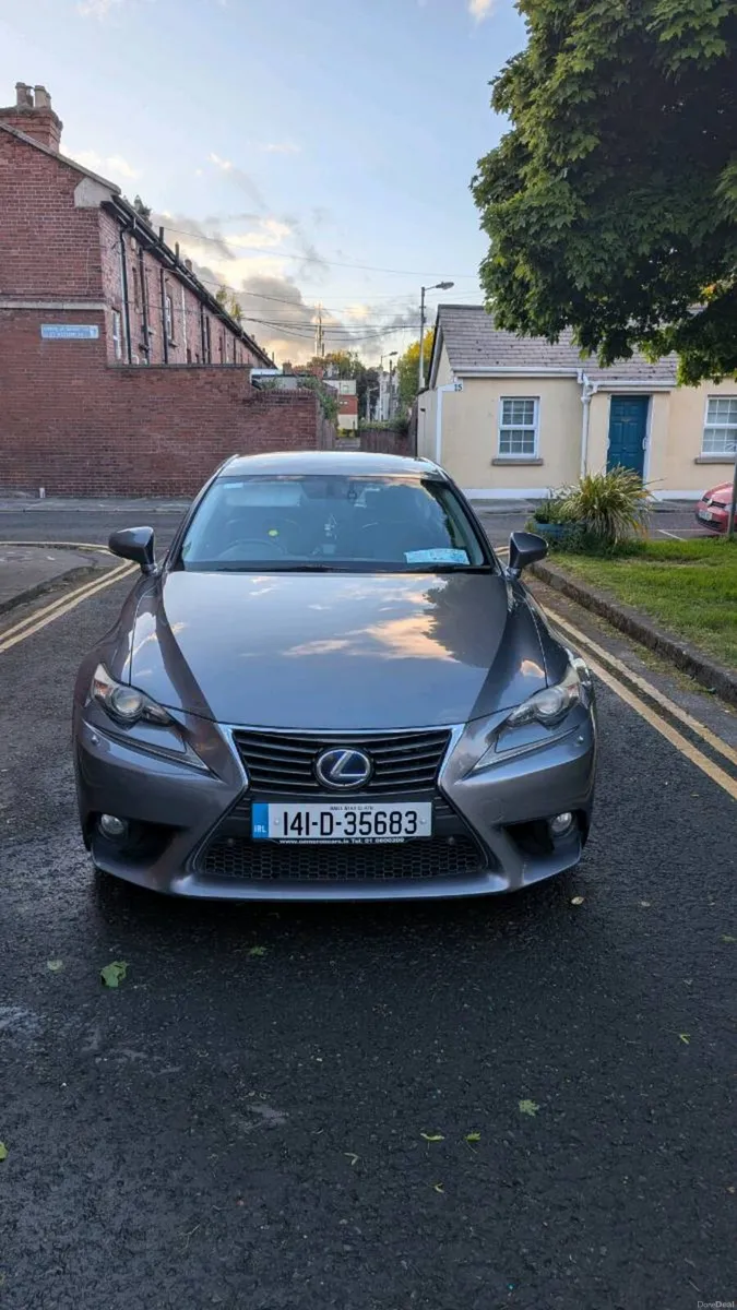 Lexus is300H - Image 1