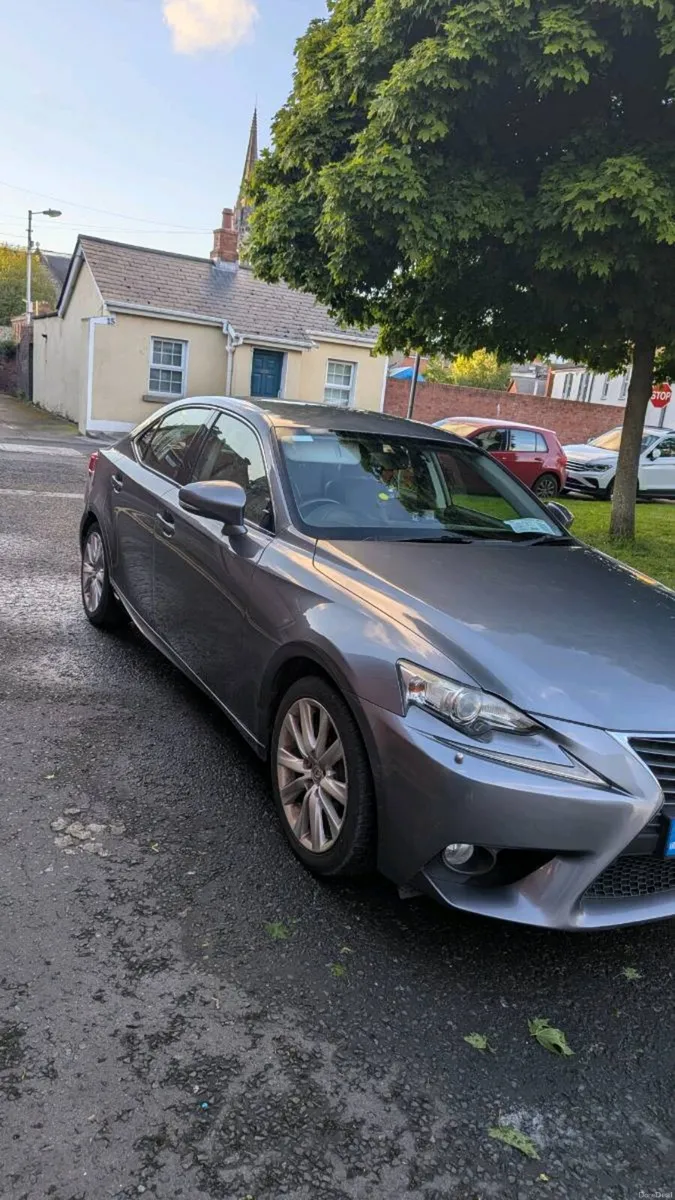 Lexus is300H - Image 3