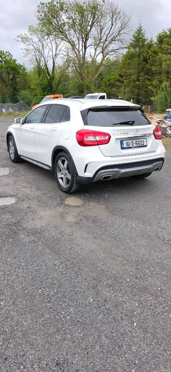 Mercedes benz gla 200d - Image 2