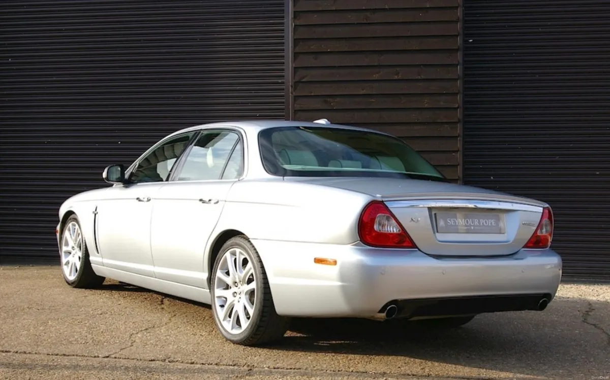 Jaguar XJ - Image 1