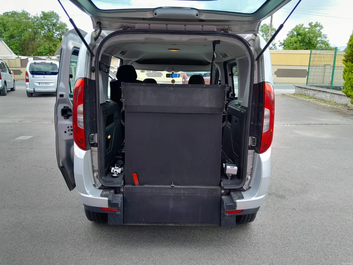 Wheelchair Car 2017 Fiat Doblo - Image 6