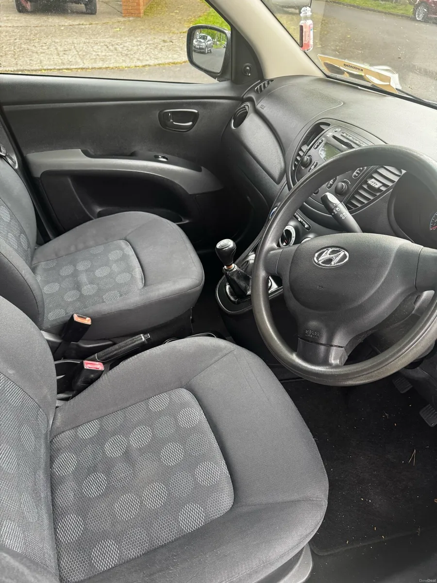 Fabulous Car Hyundai i10 - Image 4