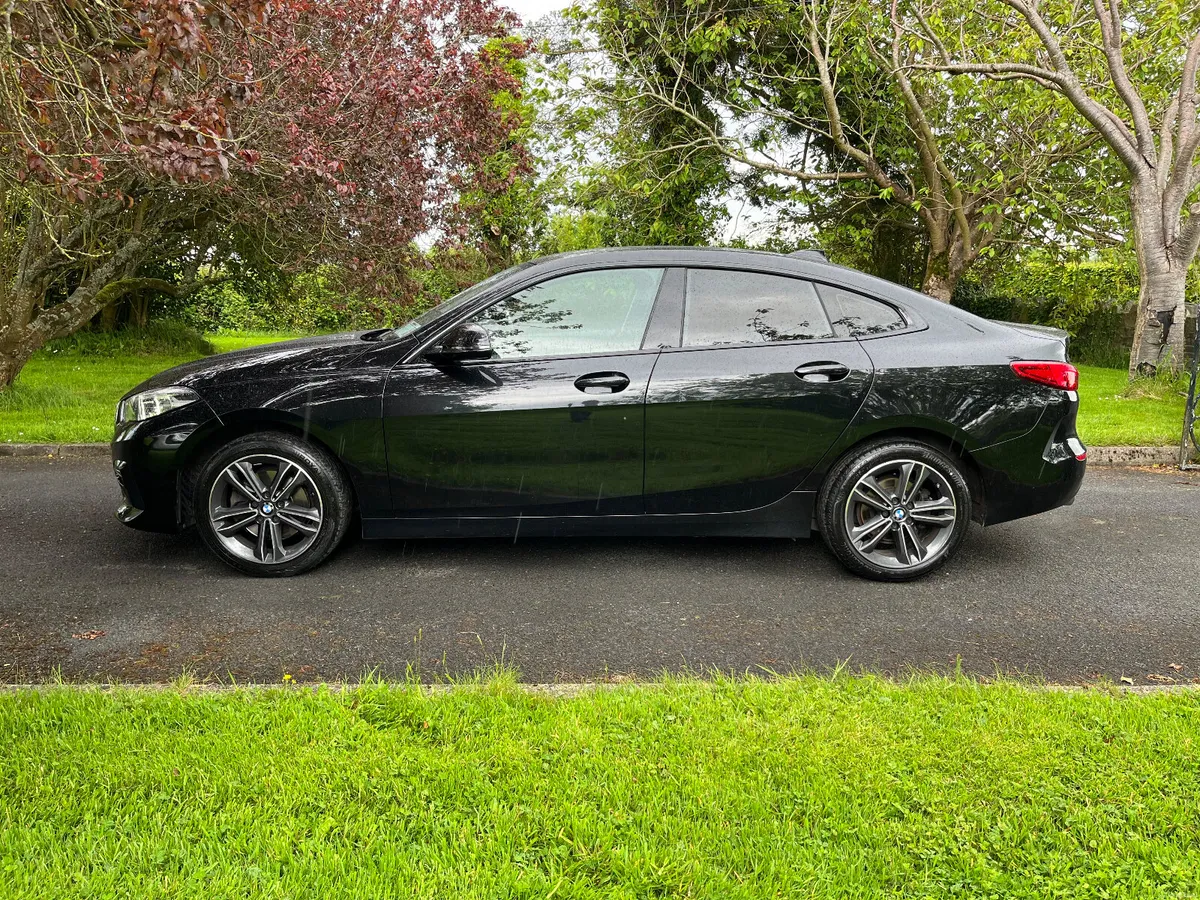 BMW 2-Series 218d. 2023 - Image 2