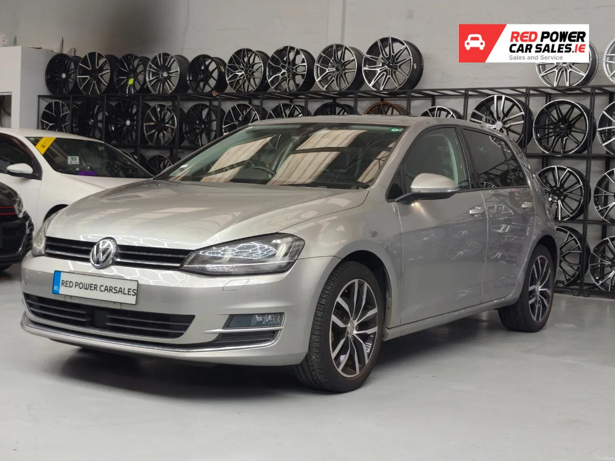 2017 VOLKSWAGEN GOLF AUTO//LOW KMS - Image 2