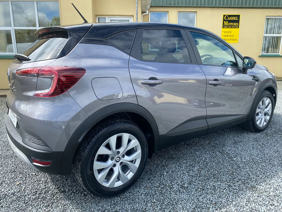 Renault Captur 2022 - Image 4