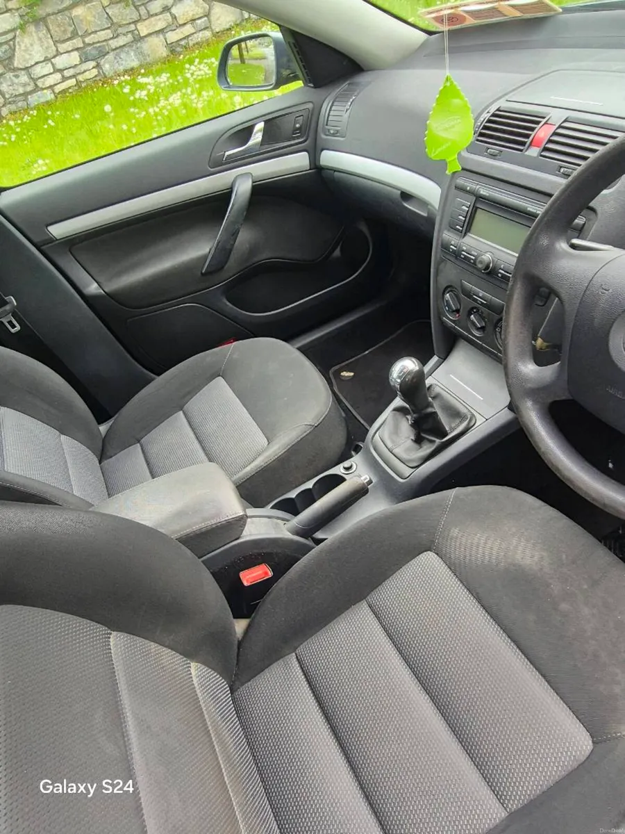 SKODA OCTAVIA Petrol - Image 4
