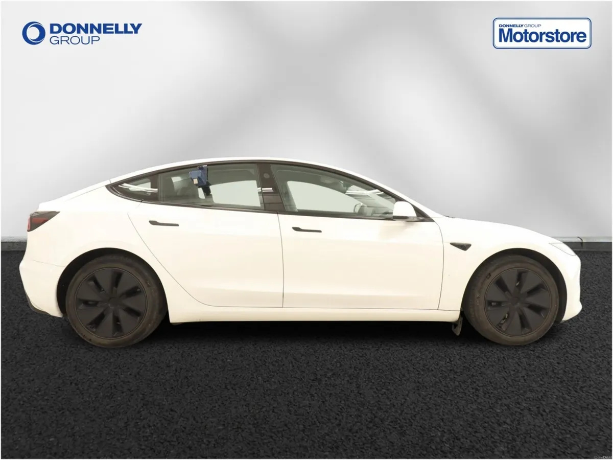 Tesla Model 3 Saloon - Image 3