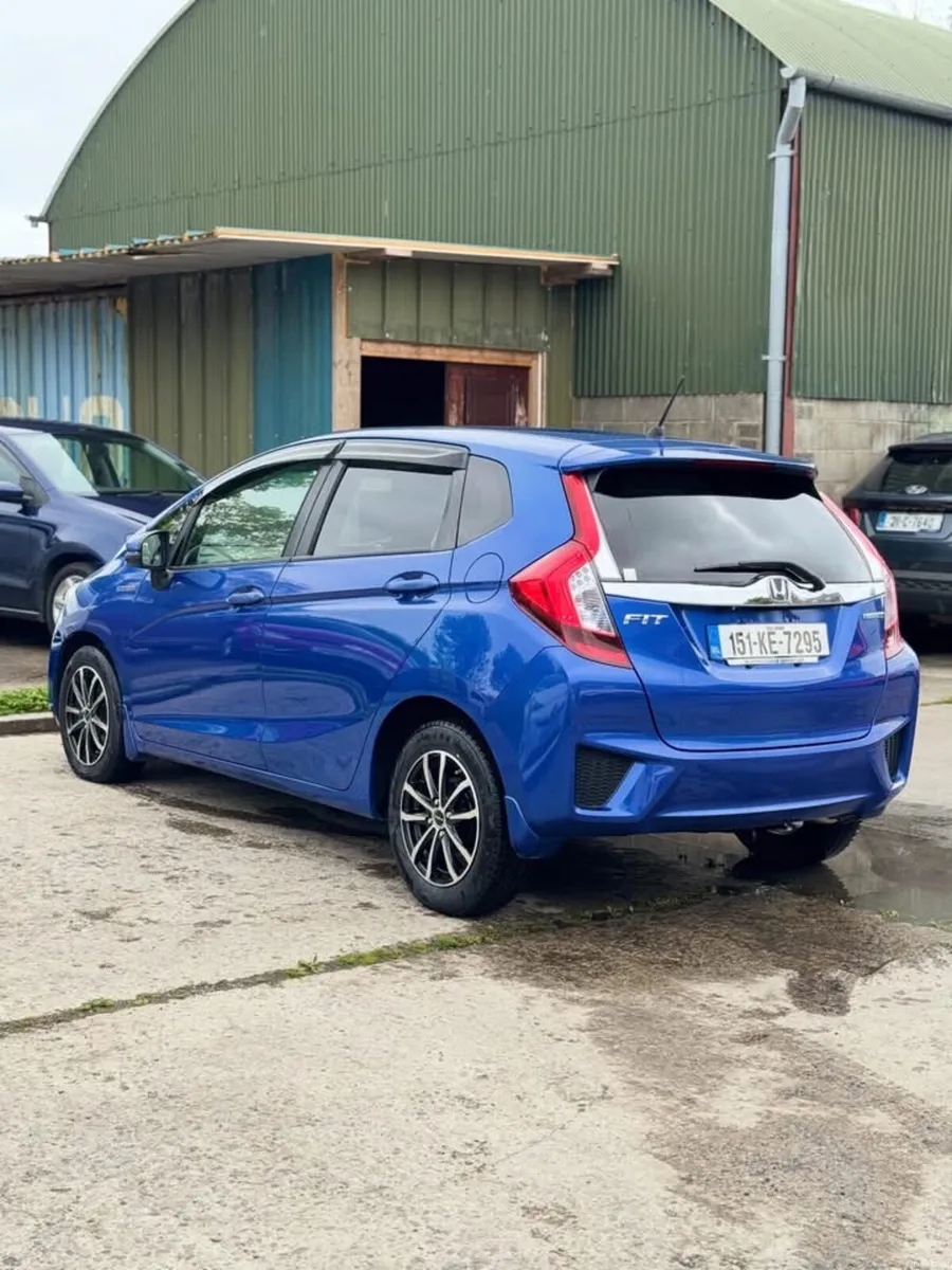 Honda Fit 1.5 Hybrid Auto 76000kms 2015 - Image 4