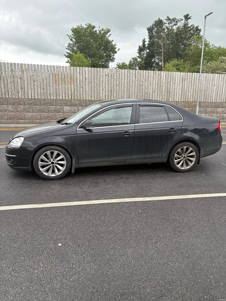 2010 Volkswagen Mk5 Jetta - Image 3