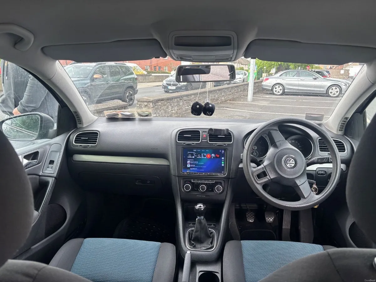 Volkswagen Golf 2011 - Image 1