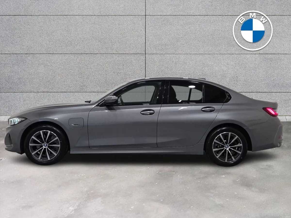 BMW 3-Series 330e Sport Saloon - Image 4