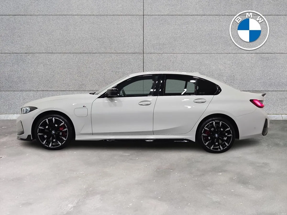 BMW 3-Series 330e M Sport Saloon - Image 4