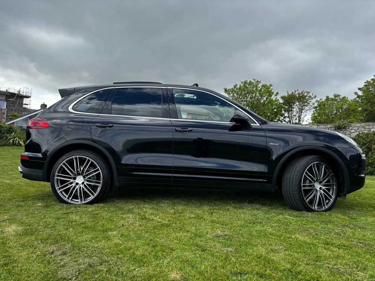 Porsche Cayenne 3.0 Diesel 172Km - Image 4