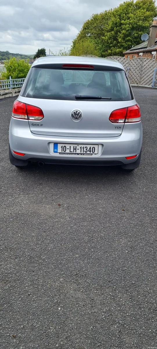 Volkswagen Golf 2010 - Image 2
