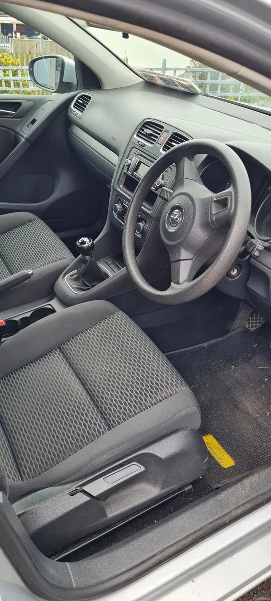 Volkswagen Golf 2010 - Image 3
