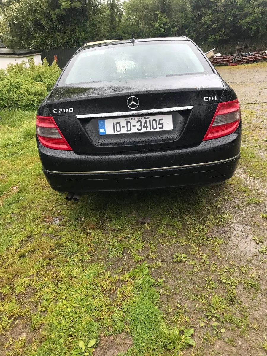 Mercedes-Benz C-Class 2010 - Image 2